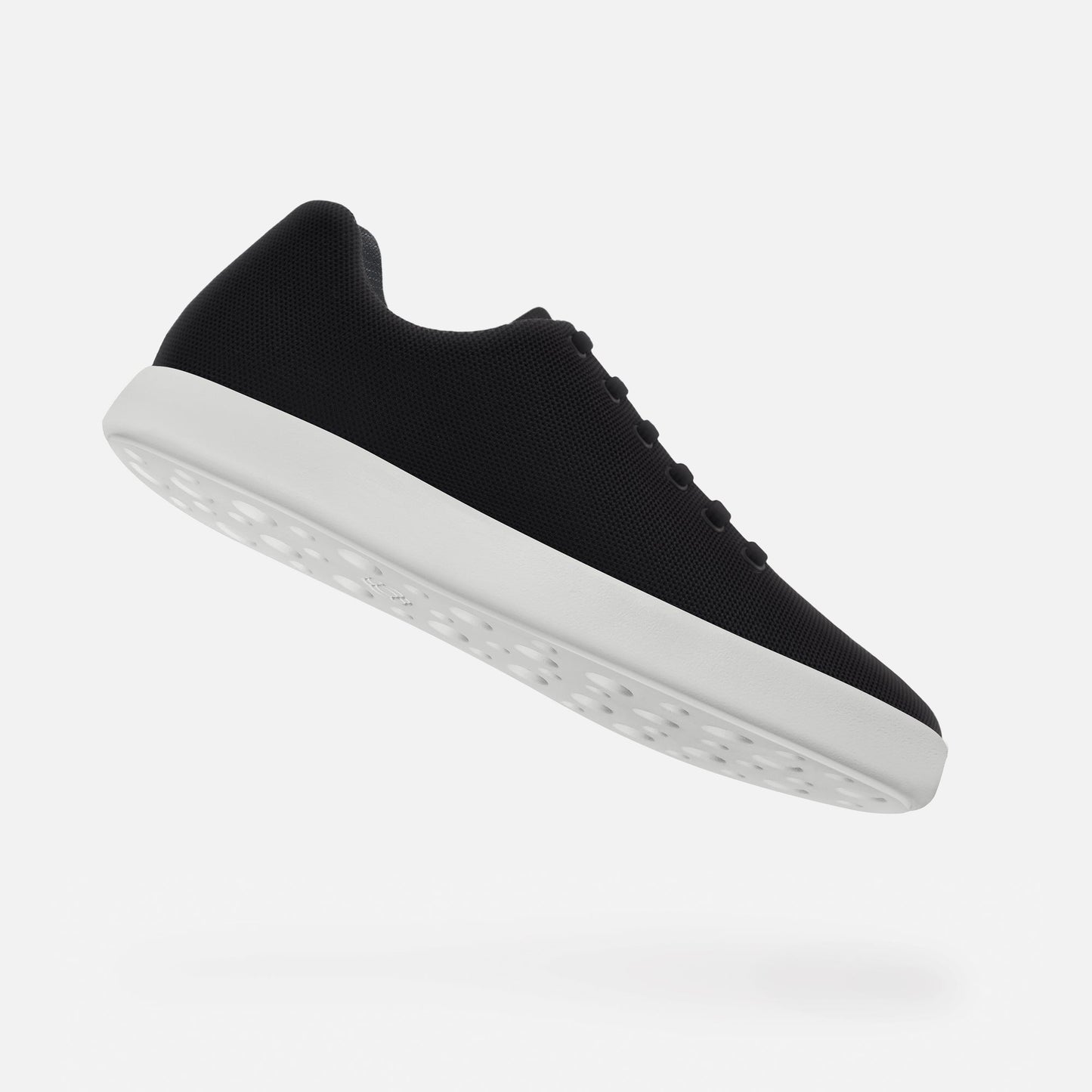 Model 000: Black & White